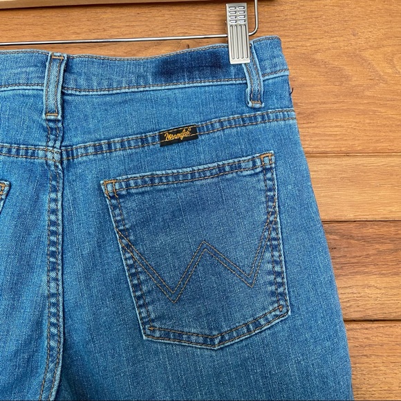 Wrangler Modcloth cutoff bermuda shorts - Picture 5 of 7